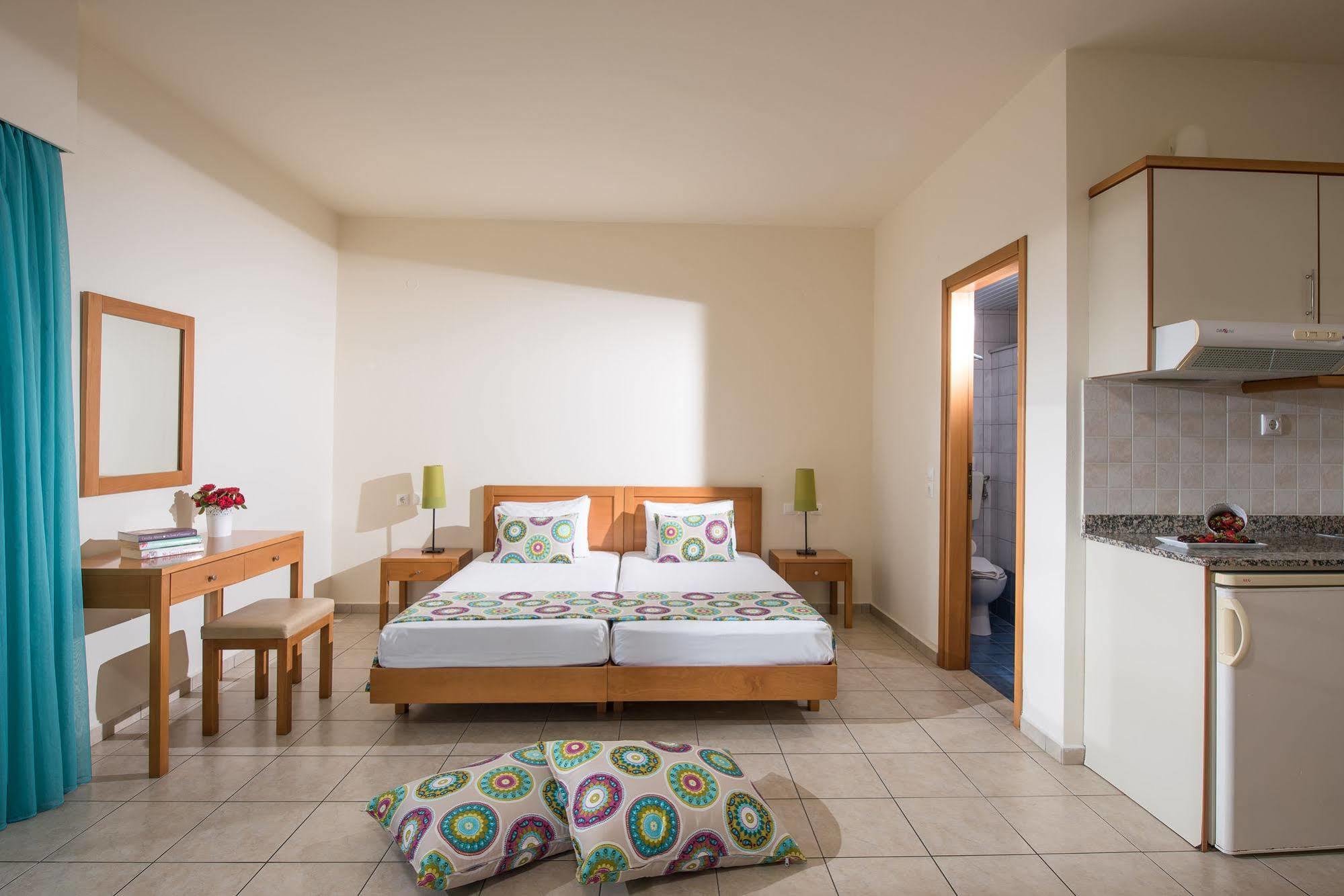 Kristalli Hotel Apartments Malia Extérieur photo